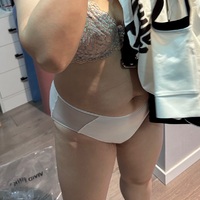 /photo////915185/老婆/303efa1602efeb0e3d1192e2a45122a3_1_16_small.jpg